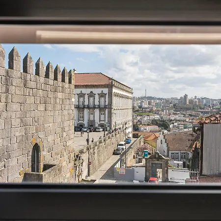 Guestready - Cathedral Design Apartman Porto